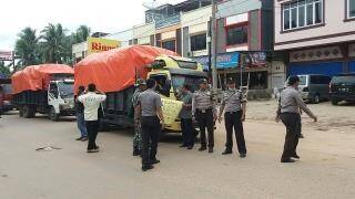 Truk Lebihi Tonase Nekat Melintas di Kasang, Pemuda Turun Ke Jalan Melakukan Aksi