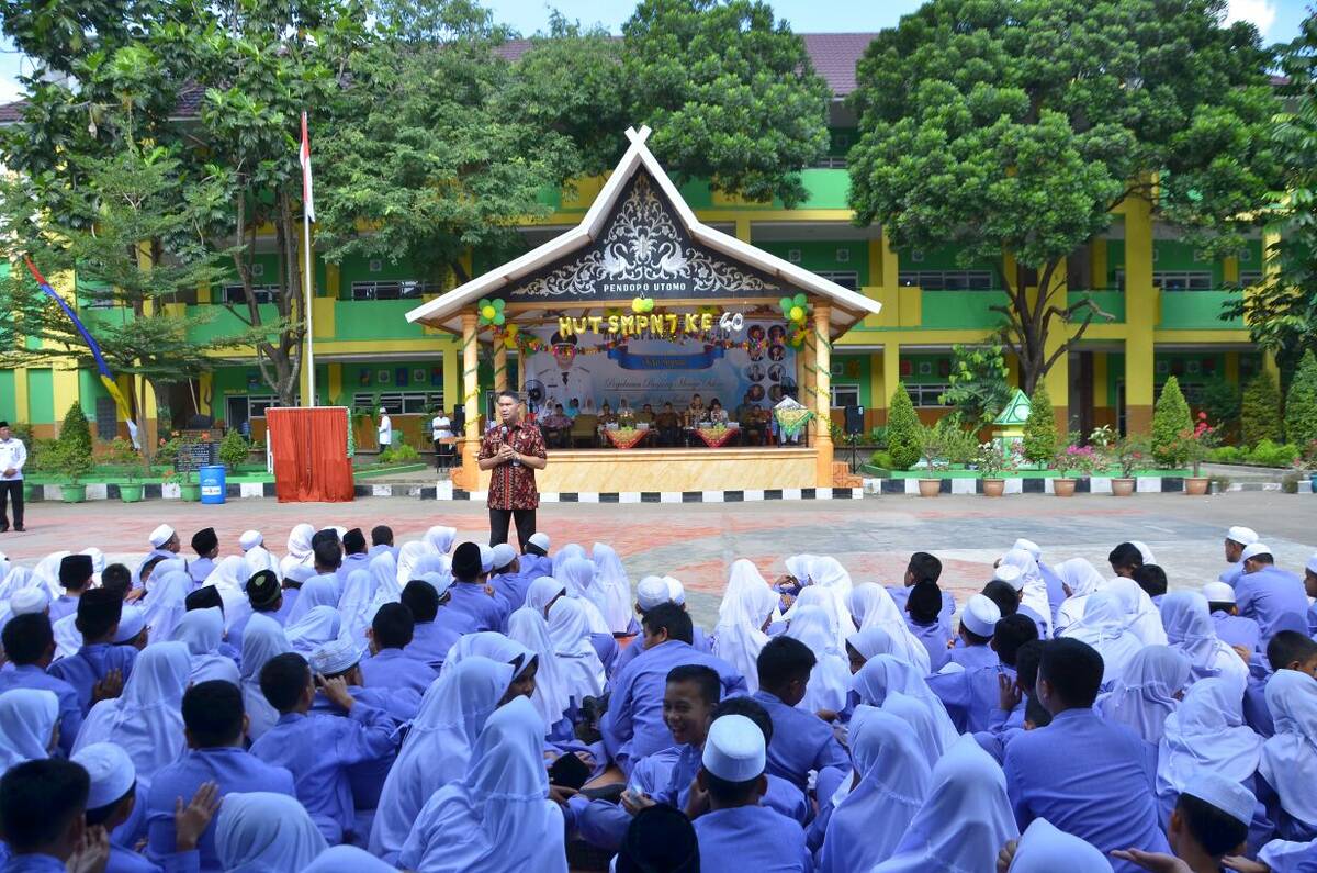 Fasha Berikan Motivasi Kepada Siswa SMPN 7 Kota Jambi
