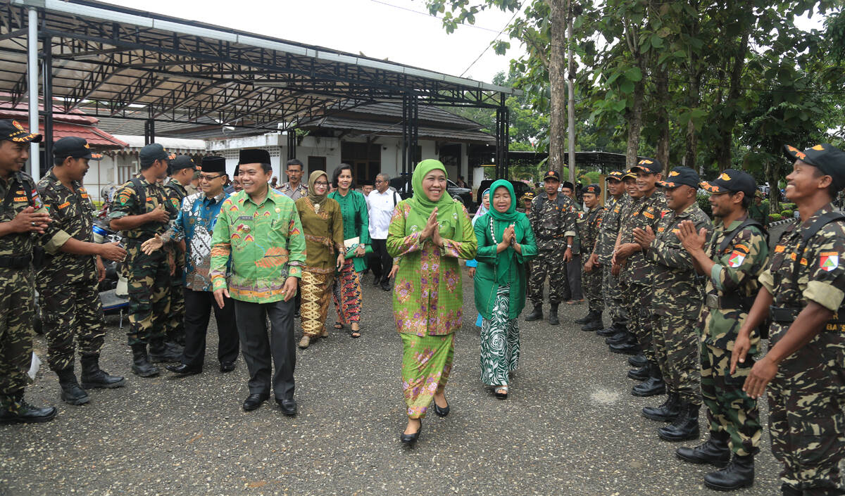 Mensos Berikan PKH ke Warga Merangin