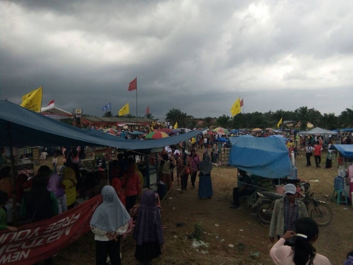 Kampanye Akbar Suka-Syahlan Diguyur Hujan, Banyak Massa Bubarkan Diri