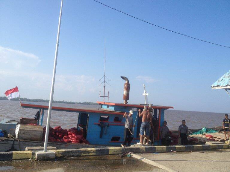 Kapal Muatan Bawang Merah Diamankan