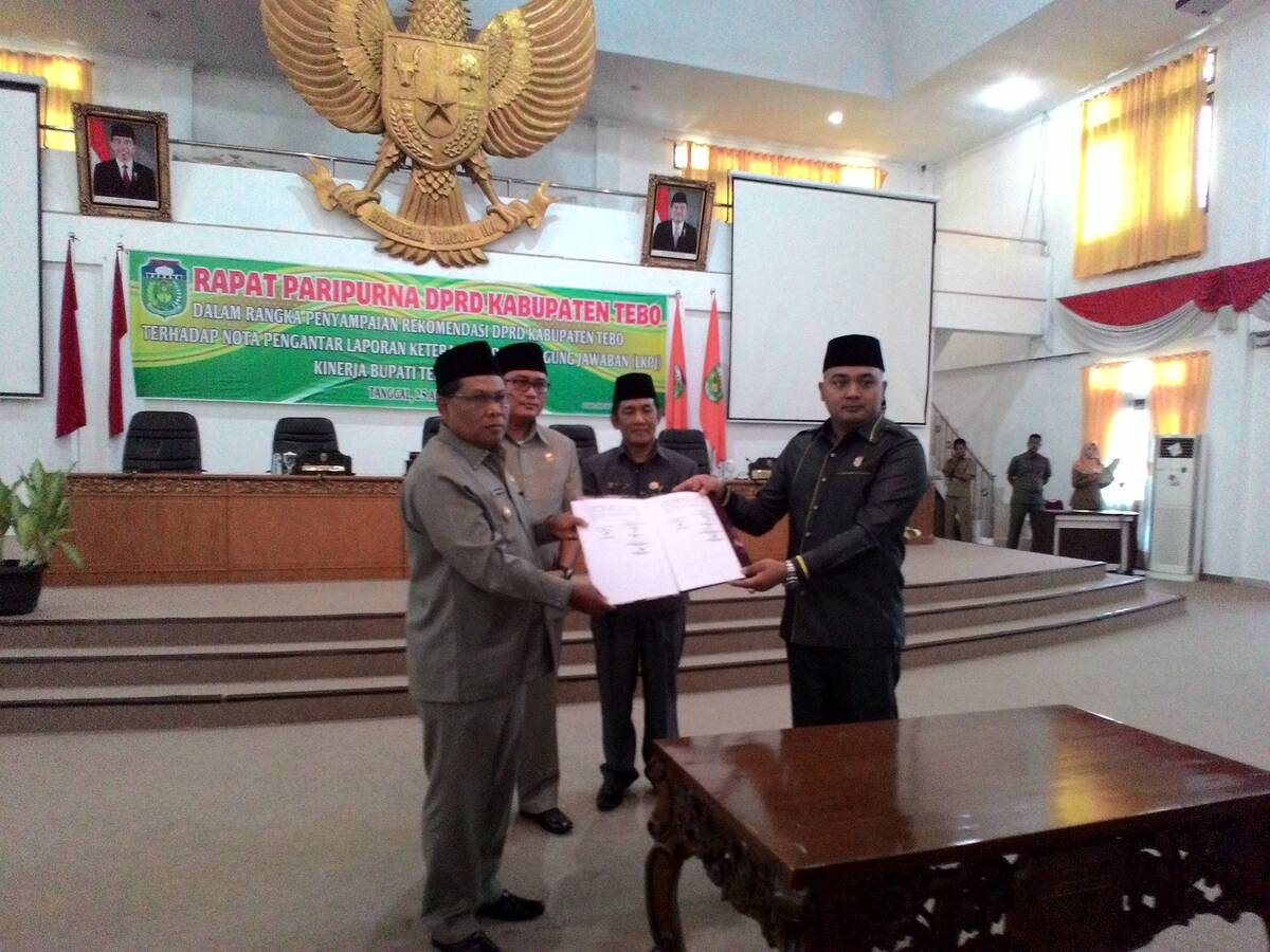 DPRD Gelar Sidang Paripurna LKPJ Bupati Tebo Tahun 2016