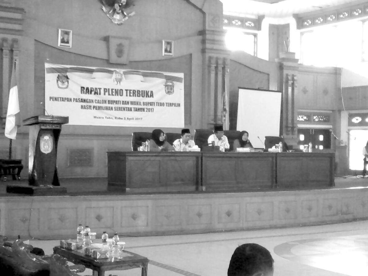 KPU Tetapkan Sukandar-Syahlan Bupati Terpilih