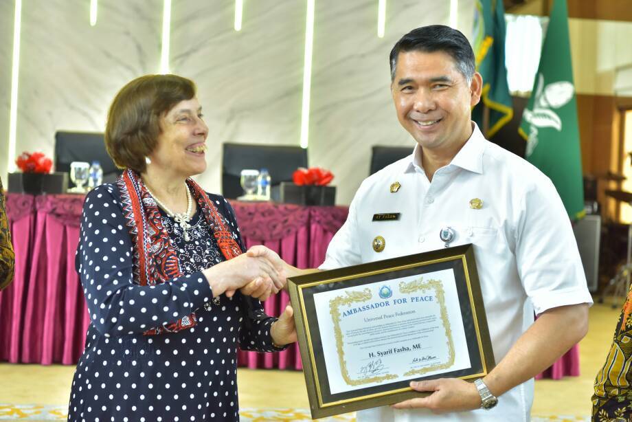 Wali Kota Jambi Dianugerahi Duta Perdamaian oleh Universal Peace Federation