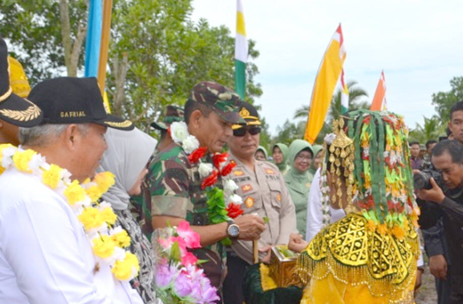TNI Diminta Buka Jalan Dua Desa