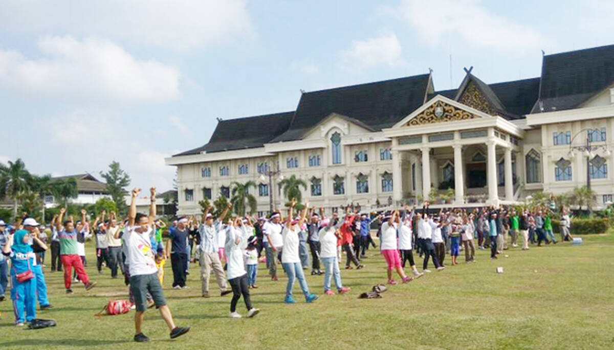 Buruh Tuntut Upah Layak