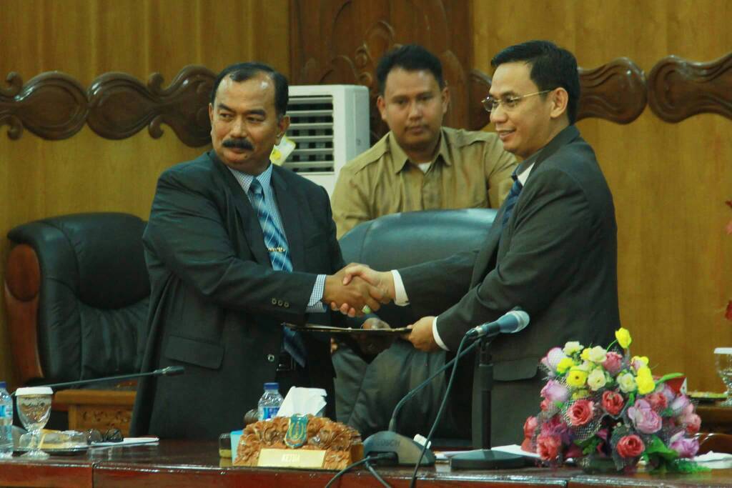 DPRD Terima LKPJ Bupati 2016