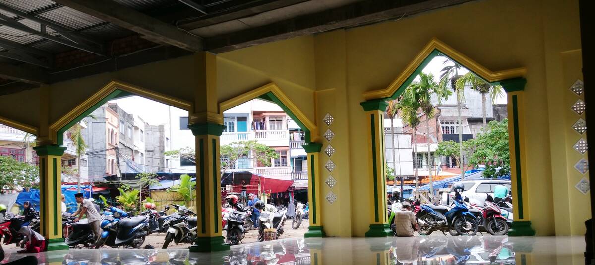 Jamaah Masjid Resah Suara Riuh Pasar Obral