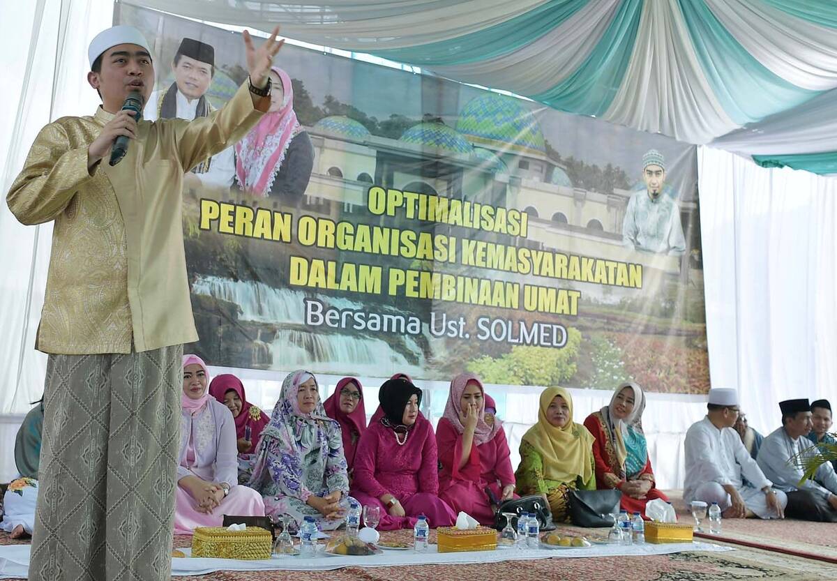 Ustad Solmed isi pengajian BKMT Merangin
