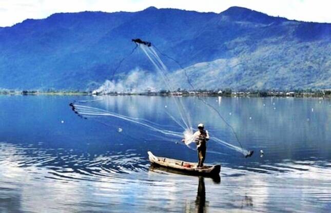 Ganggu Keindahan Danau, Jaring Pesat Diusulkan Agar Dihiasi