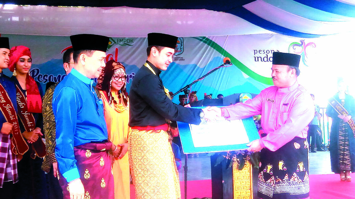 Gubernur Jambi, Buka FMPDK ke XVI