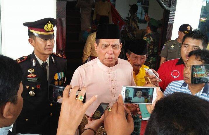 Usman Ermulan Saran Warga Bujuk Pemkab