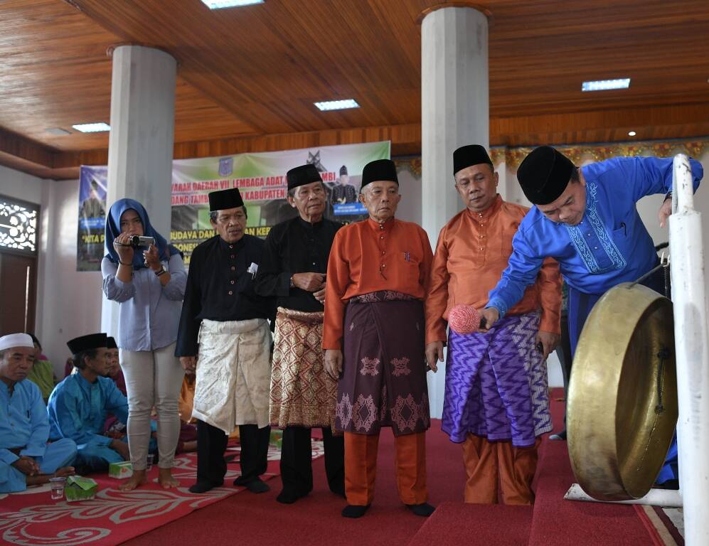 H Al Haris Buka Musda LAM Merangin ke-7