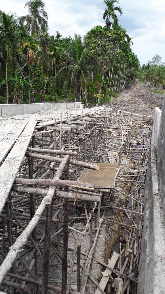 Proyek Jembatan Parit Tagik Terbengkalai