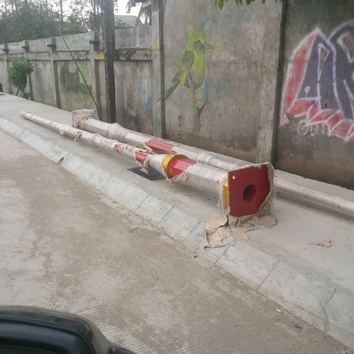 Pemasangan Tiang Lampu Jalan Tuai Kritikan