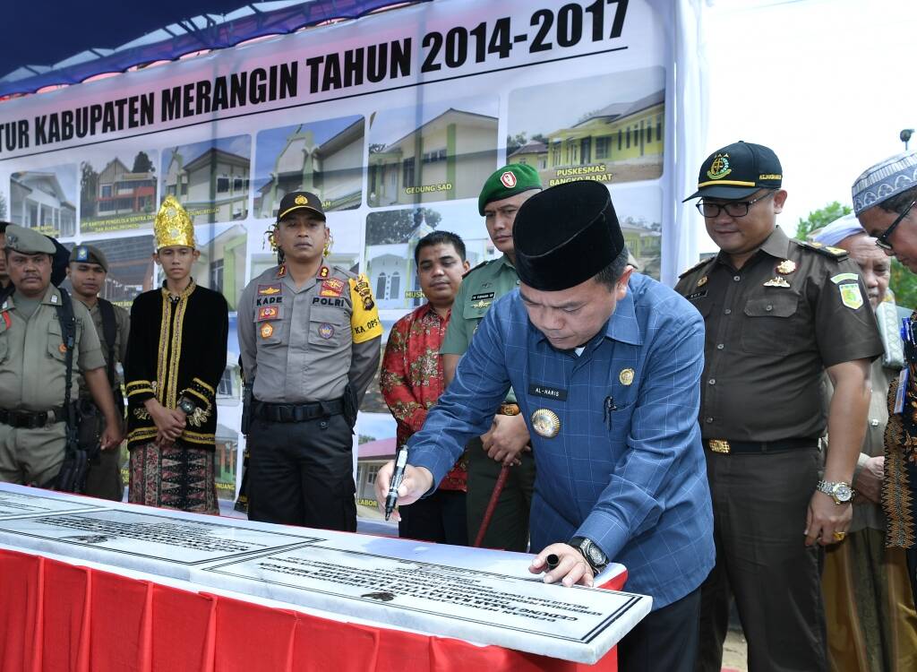 H Al Haris Resmikan Proyek Fisik 2014 – 2017
