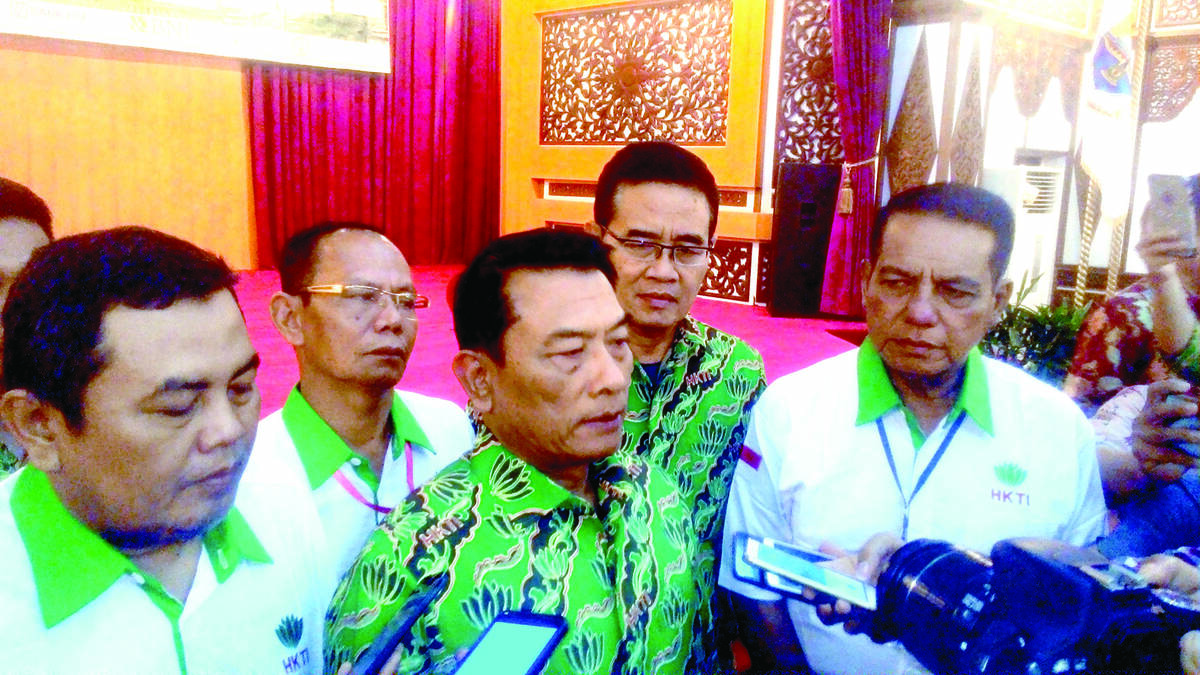 Berkat kepiawaian Usman Ermulan Dualisme HKTI di Jambi Menjadi Satu