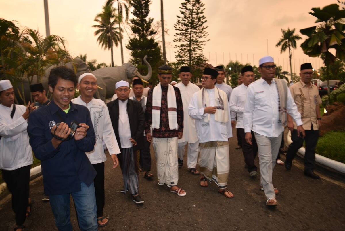 Pemprov menggelar Tabligh Akbar yang Menghadirkan Ustadz Abdul Somad, Lc, MA