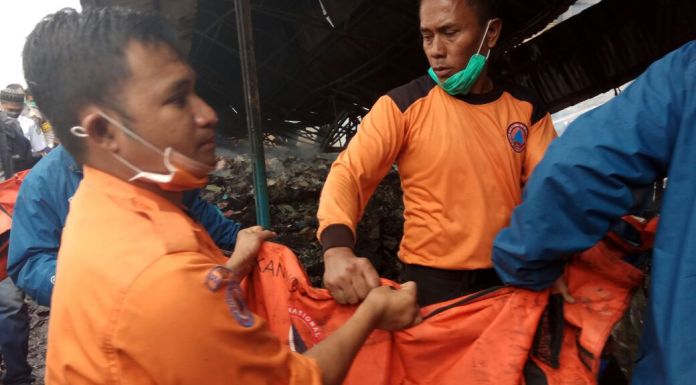 Naas Pasutri Hangus Terpangang