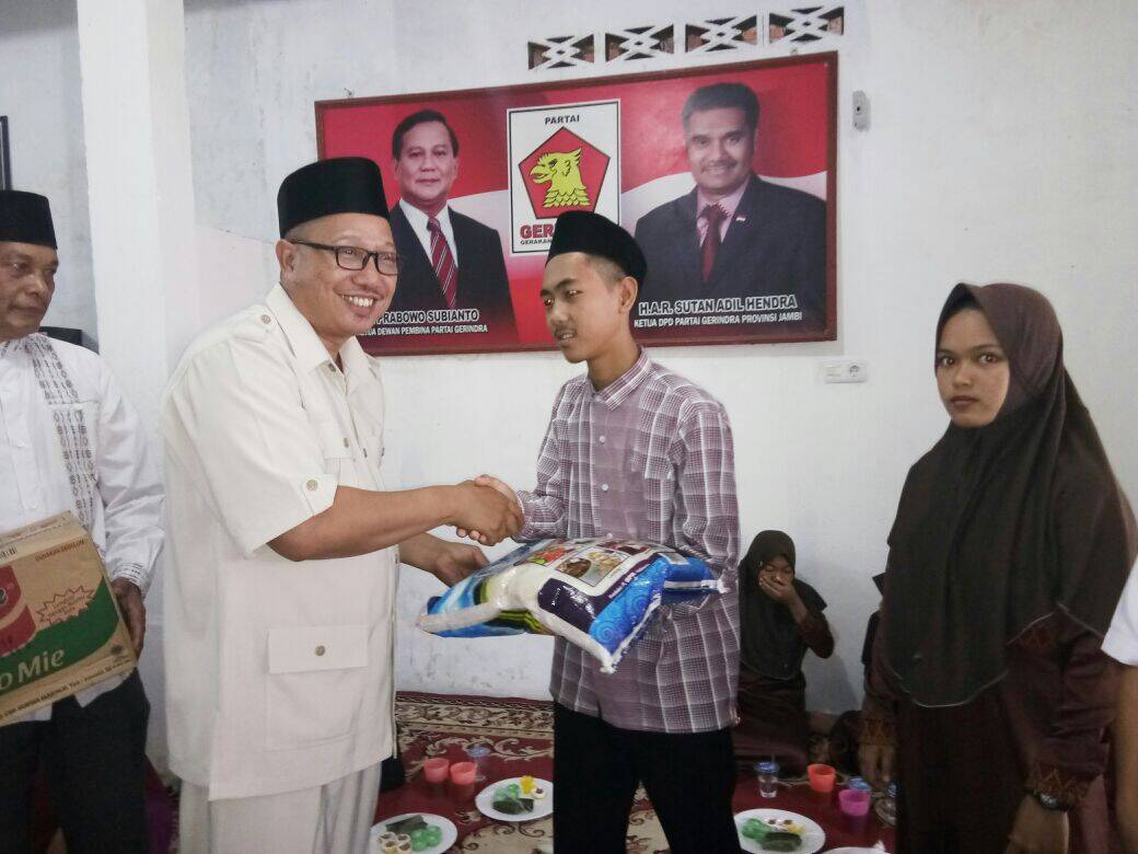 HUT Gerindra Ke-10,DPC Gerindra Batanghari Santuni Anak Yatim Piatu