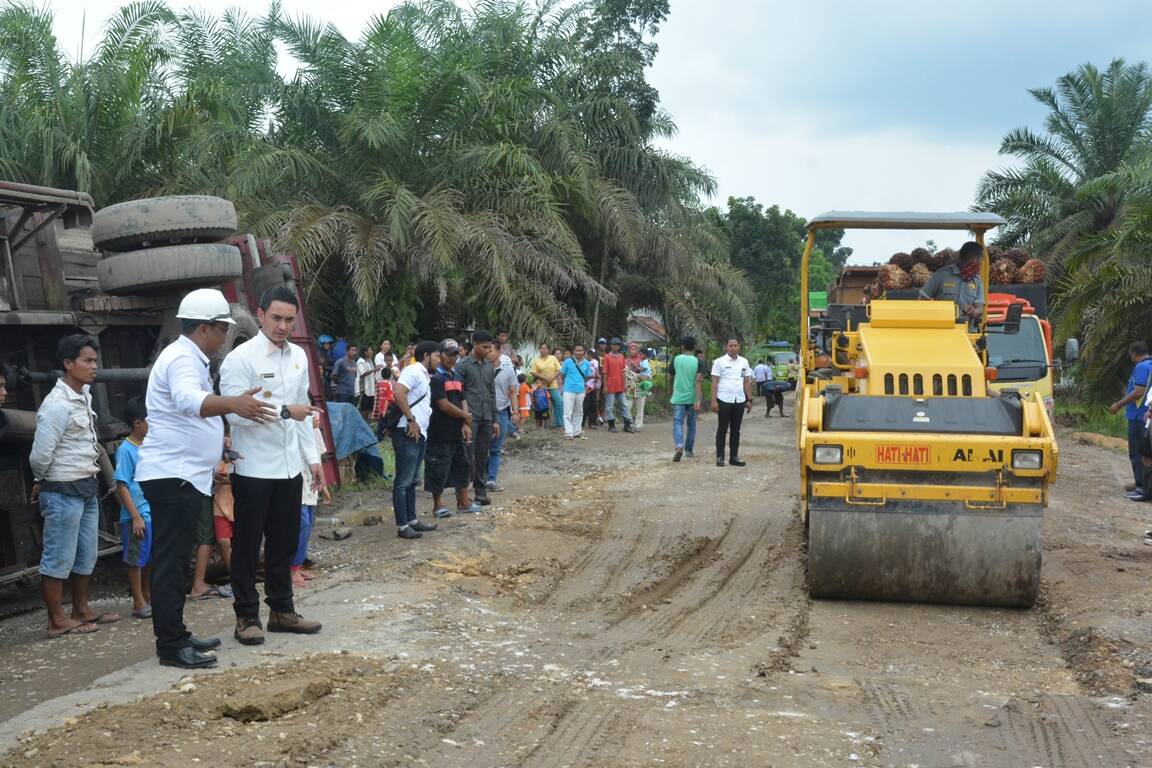 Zola Tinjau Jalan Ruas Tempino