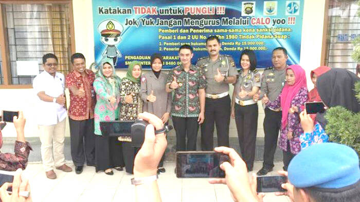 Gubernur Jambi Meninjau Langsung Pemutihan Pajak di Kantor Samsat