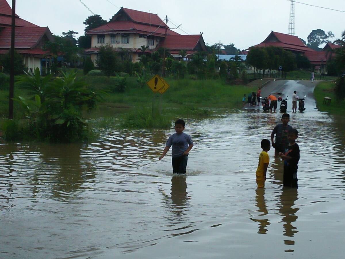 Sejumlah Jalan di Perkantoran Tanjabtim Terendam