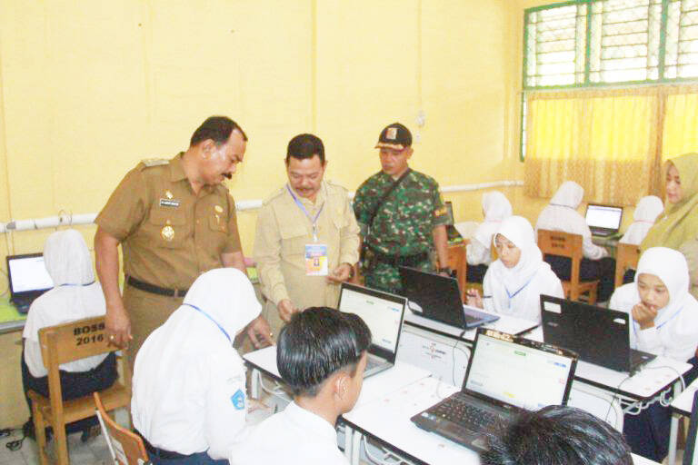 Wabup Sebut UNBK SMP Berjalan Lancar