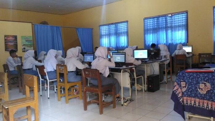 Siswa SMA, SMK, MA Sederejat Gelar UNBK Hari Pertama