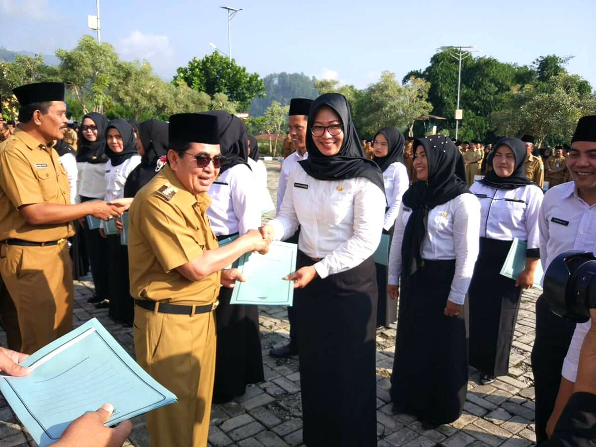32 CPNS Sungai Penuh Terima SK PNS, AJB Ambil Sumpah