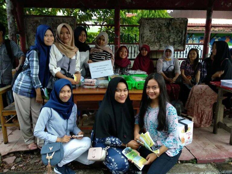 Mahasiswa Jualan Online: Antara Beban dan Berkah di Era Digital