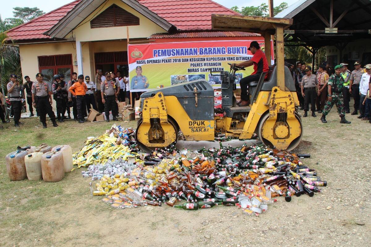 Polda Jambi Musnahkan Narkoba dan Minuman Keras