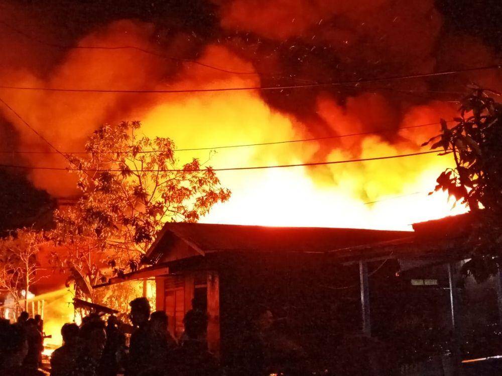 Arus Pendek Disinyalir Penyebab Kebakaran Jalan Bahagia
