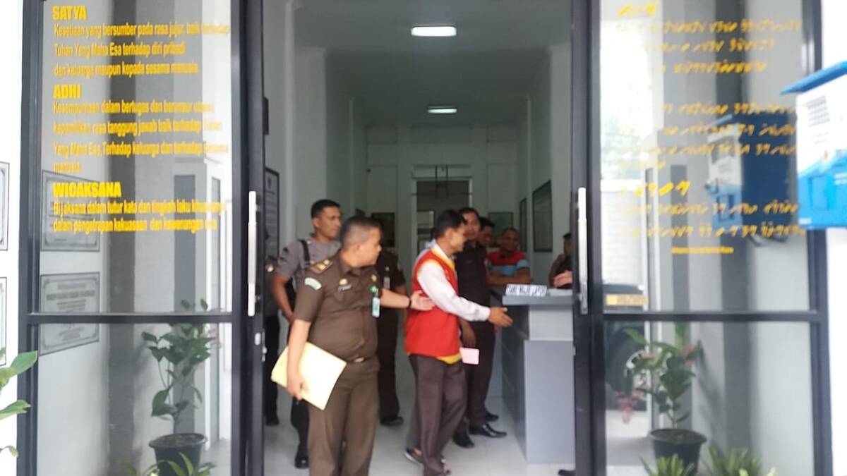 Diduga Selewengkan DD dan ADD 300 Juta, Jaksa Tahan Mantan Kades Balai Semurup