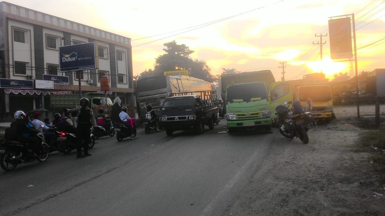 Lagi, Truk Batubara Penyebab Kemacetan