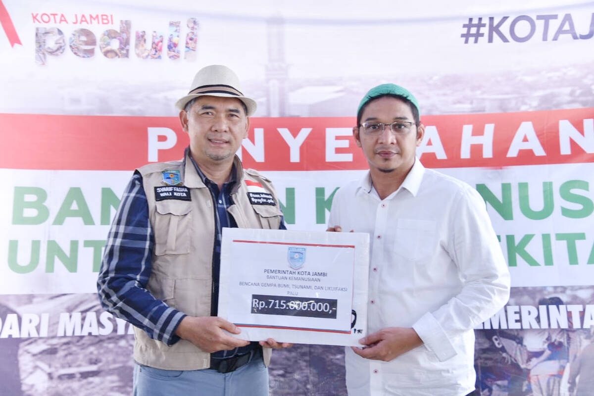 Fasha Serahan Donasi Bantuan Kepada Korban Bencana Palu
