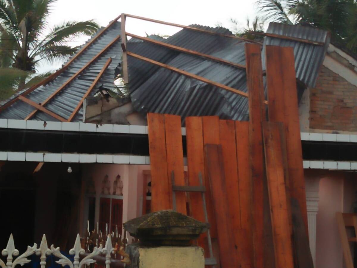 Puting Beliung Mengamuk, Tiga Rumah Porak Poranda