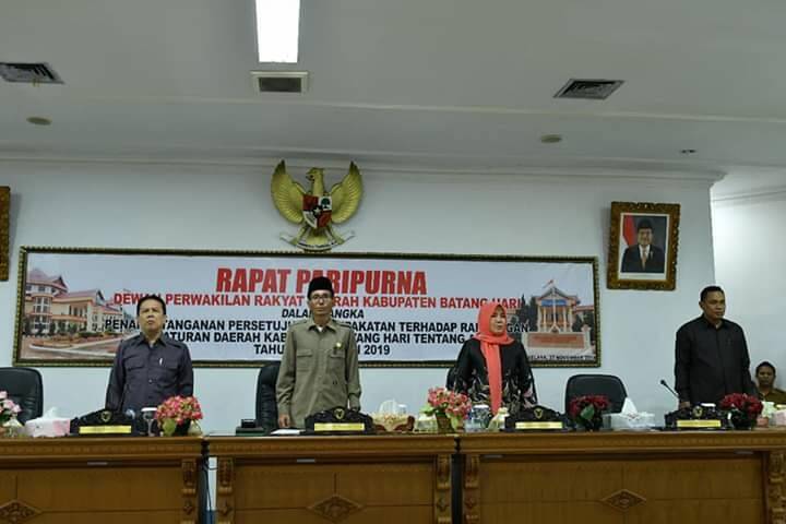 Paripurna DPRD Batanghari Dalam Rangka Penandatanganan RAPBD Sukses
