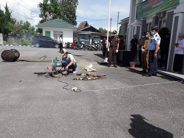 Puluhan Paket Sabu dan Senjata Rakitan Dimusnahkan