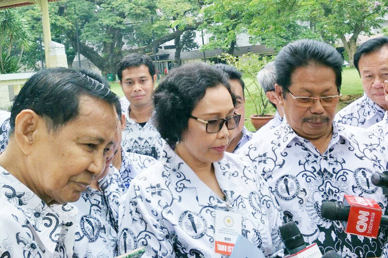 PGRI Siapkan Buku Pembangunan SDM Era Milenial