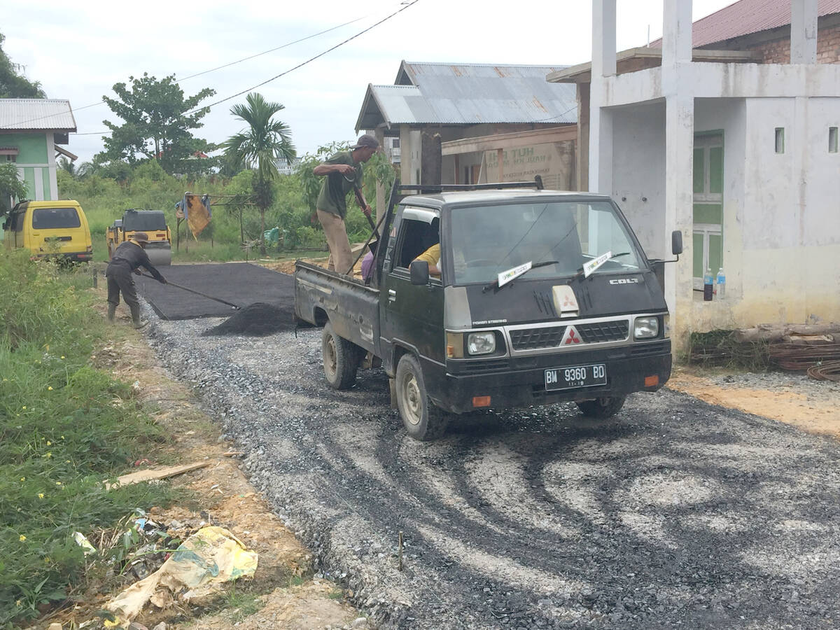 Proyek Rigit Beton Jalan Patunas “Matikan” Pelaku UMKM