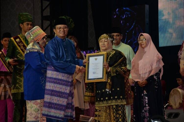 Tiga Tokoh Seni Jambi Terima Penghargaan
