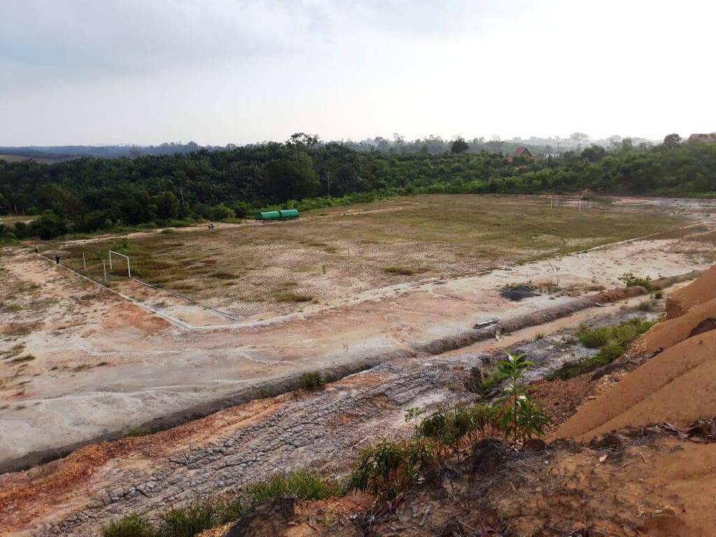 Proyek Pembangunan Lapangan Sepak Bola Merlung Dipertanyakan