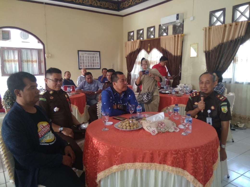 Kejari Muaro Jambi, Gelar Ngopi Barang Bersama Wartawan, LSM dan Jaksa