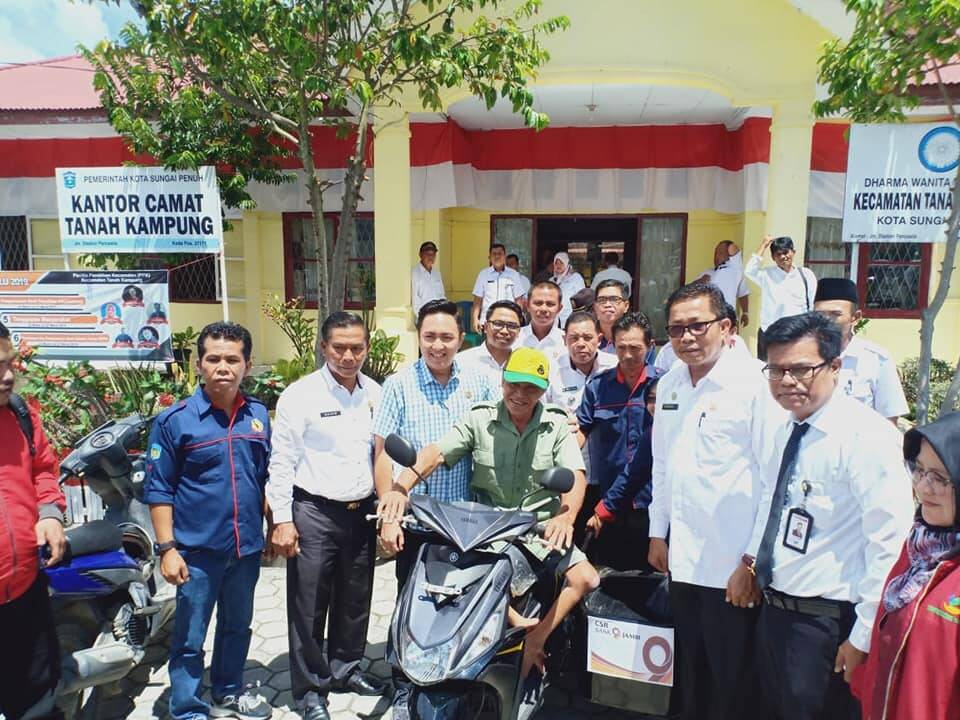 Penyandang Disabilitas Terima Bantuan CSR
