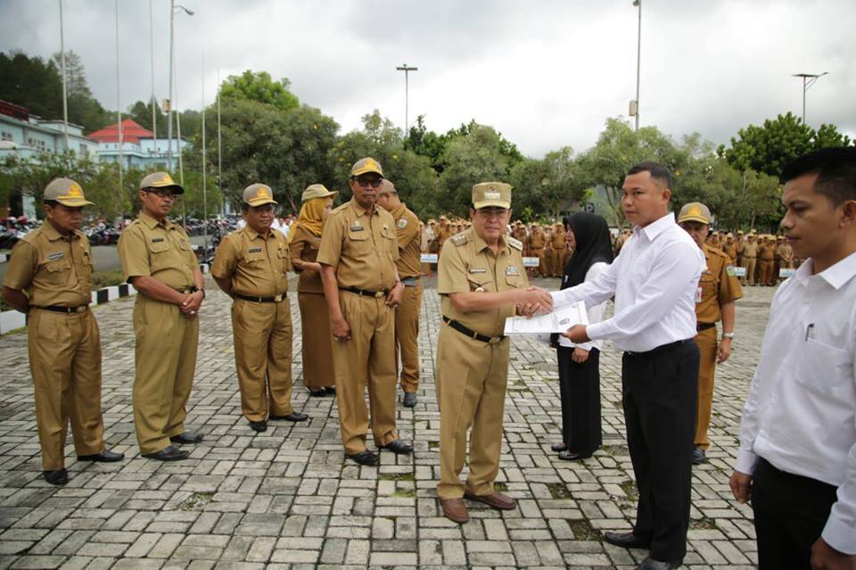 Wako AJB Serahkan SK 102 CPNS