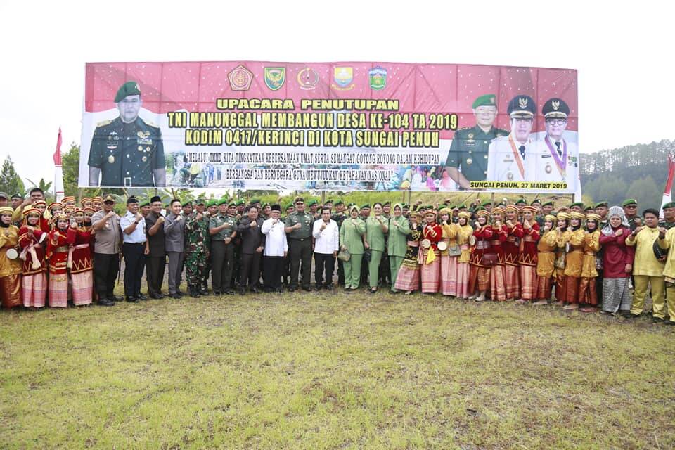 Wako AJB Hadiri Upacara Penutupan TMMD 104
