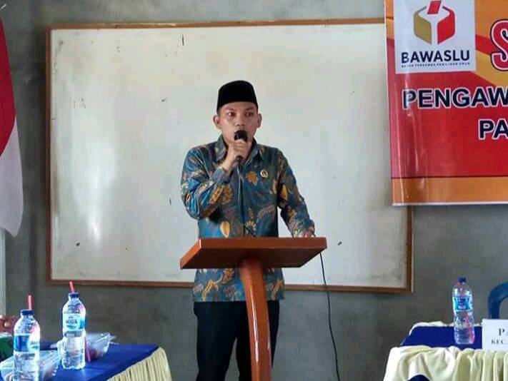 Diduga Ketua KPPS Dapil II Tanjabtim Sebar BK Caleg