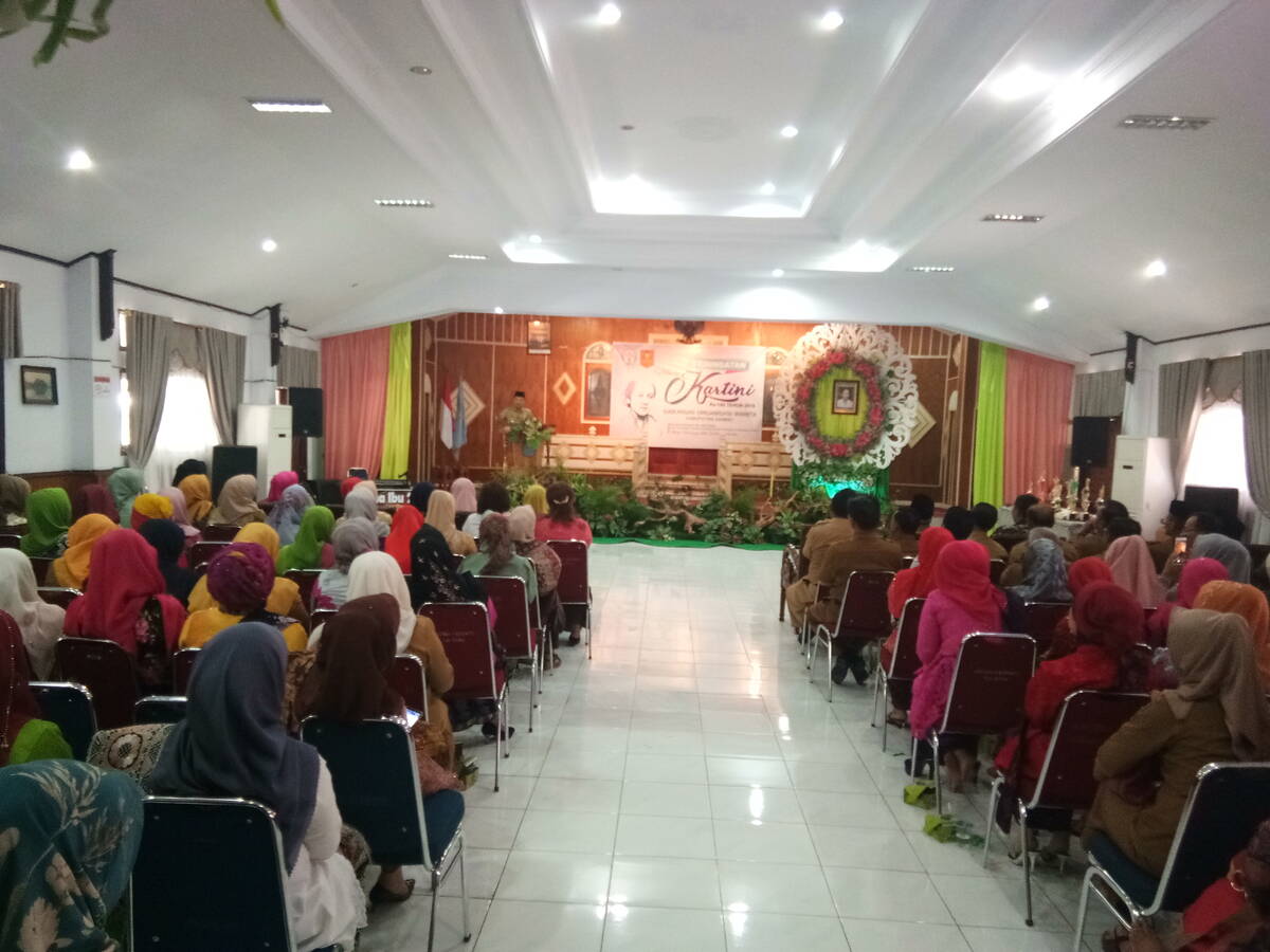 Peringati Hari Kartini, Bupati Kerinci Buka ‘Kedok ibu-Ibu’