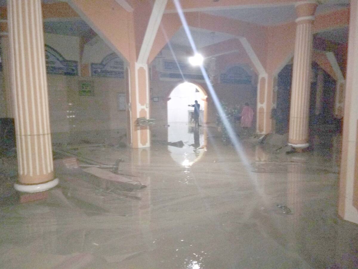 Banjir Bandang Genangi Mesjid Jamik dan Puluhan Rumah Warga